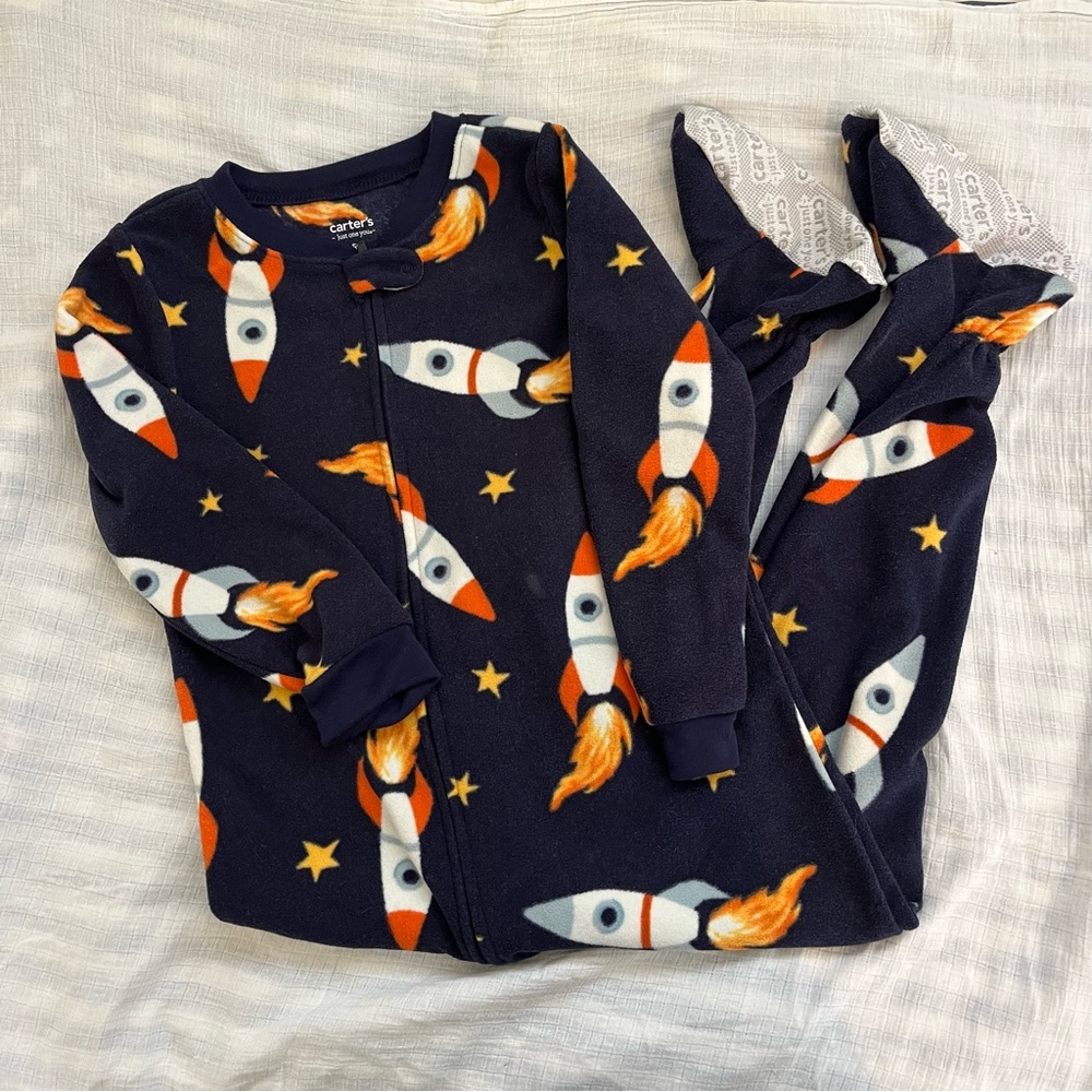 Carter's space-themed footed fleece pajamas BRAND NEW